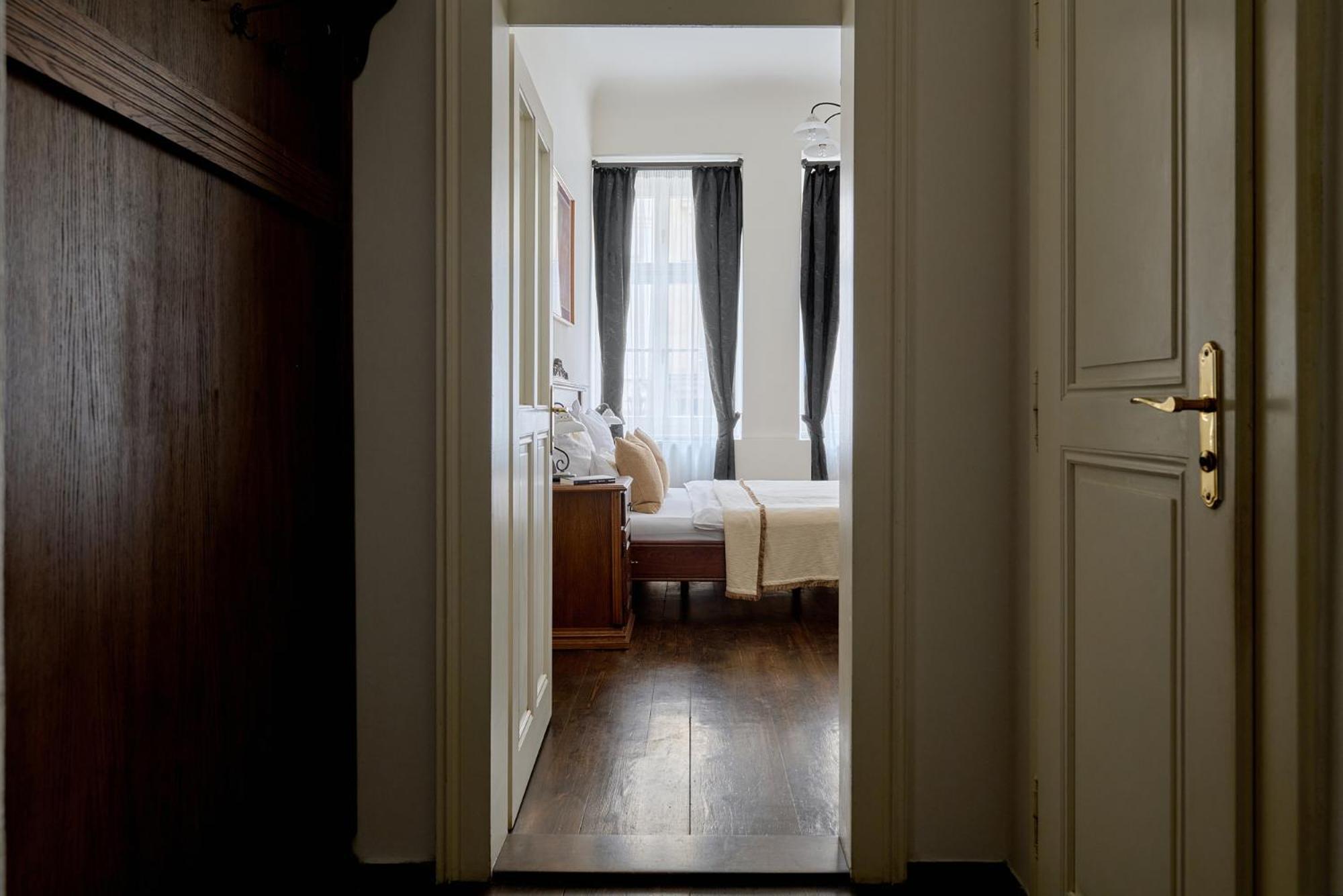 Hotel Residence U Cerneho Orla, Prague